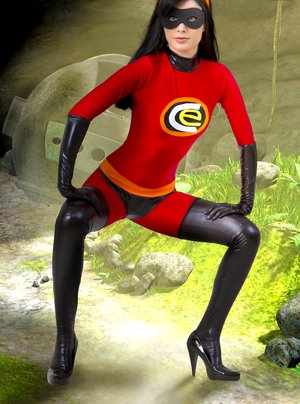 Cosplay Erotica are excited to present you with a xxx photo gallery showcasing Marylin has a well-done shape