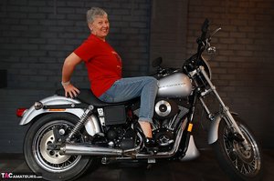 TAC Amateurs are excited to present you with a picture gallery showcasing Savana xxx gallery 268577